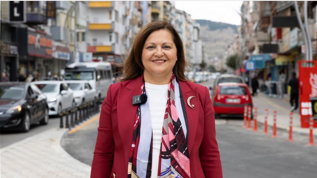 Başkan Burcu Köksal, Ambar Yolunu İnceledi ve Esnafla Buluştu