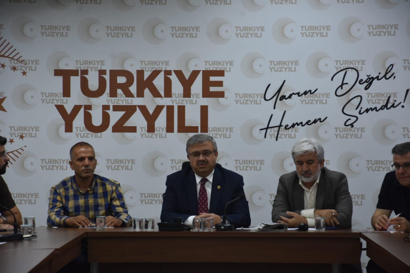 AK Parti Milletvekili Yurdunuseven, Manisa İl Yönetim Kurulu Toplantısına Katıldı