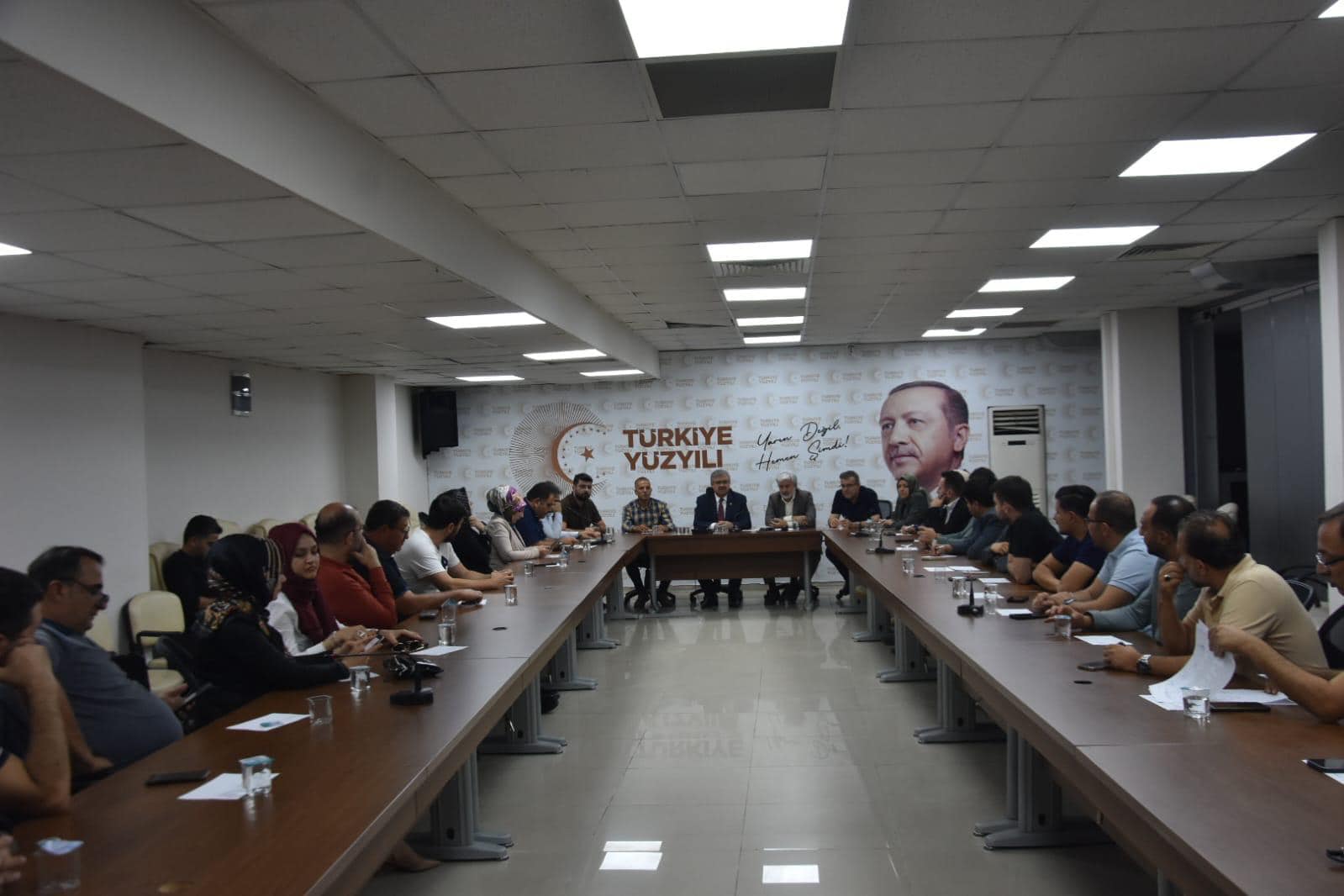 AK Parti Milletvekili Yurdunuseven, Manisa İl Yönetim Kurulu Toplantısına Katıldı