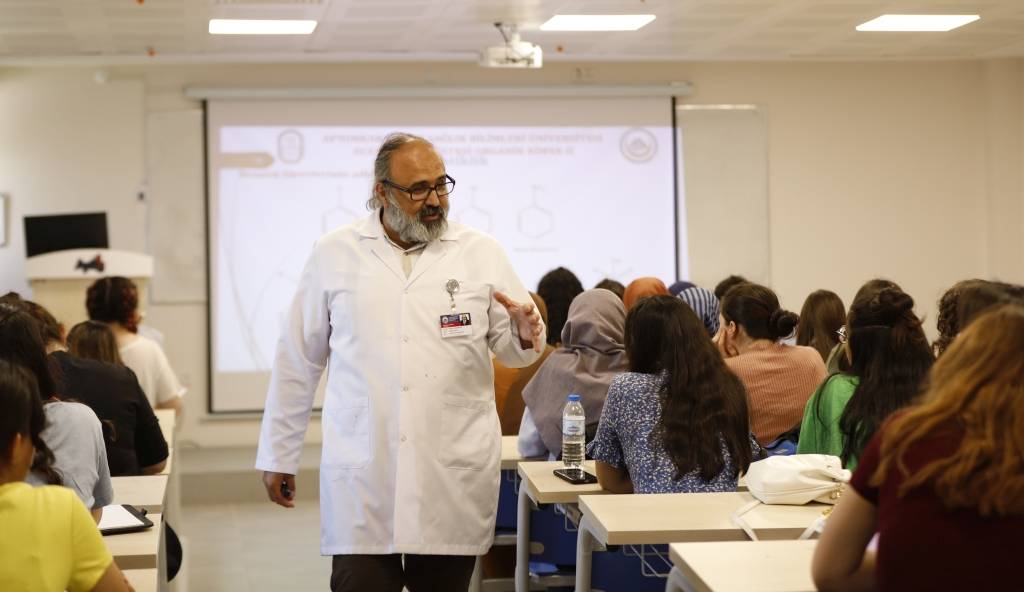 Prof. Dr. Sarıkürkcü, “Dünyanın En Etkili Bilim İnsanları” Listesinde