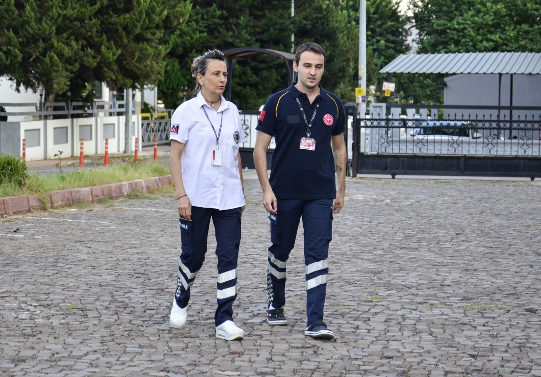 DOKTOR ANNE, OĞLU İLE ’MESAİ ARKADAŞI’ OLDU