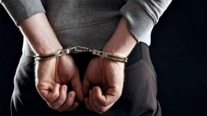 25 VE 10 YIL HAPİS CEZALARIYLA ARANAN 2 ŞAHSI POLİS YAKALADI