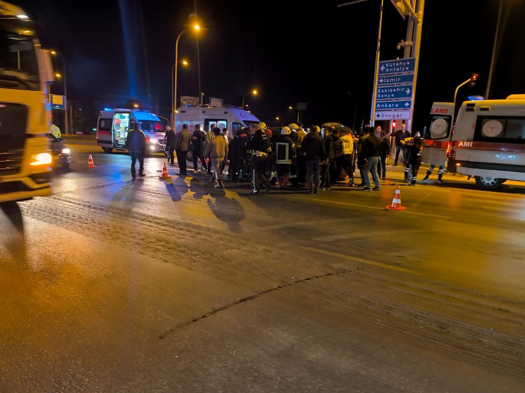 DÖRTYOL MAHALLESİ, OTOGAR KAVŞAĞINDA KAZA!