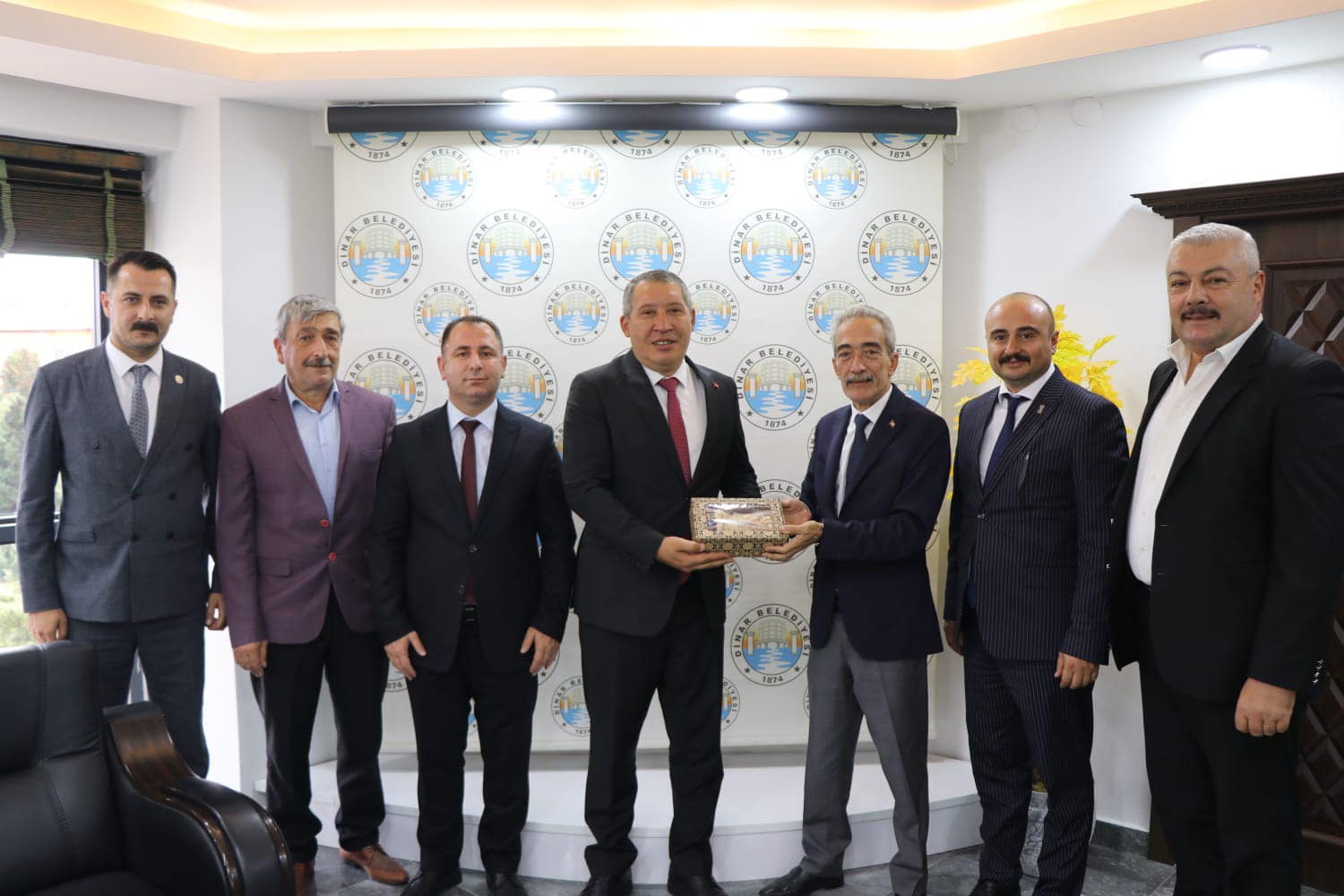 Afyon Esnaf Ve Oda Temsilcileri, Başkan Topçu'yu Ziyaret Etti