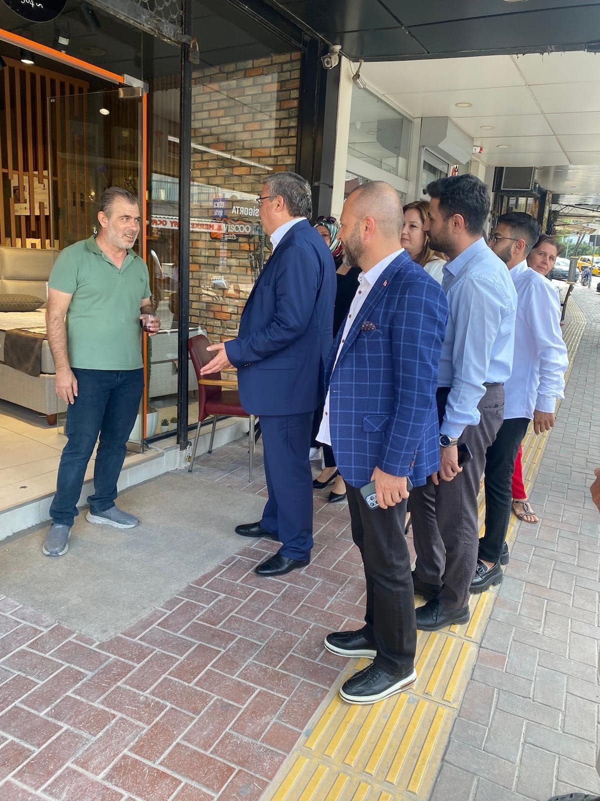 İbrahim Yurdunuseven, İzmir Aliağa’da Esnaf Ziyaretlerine Devam Ediyor