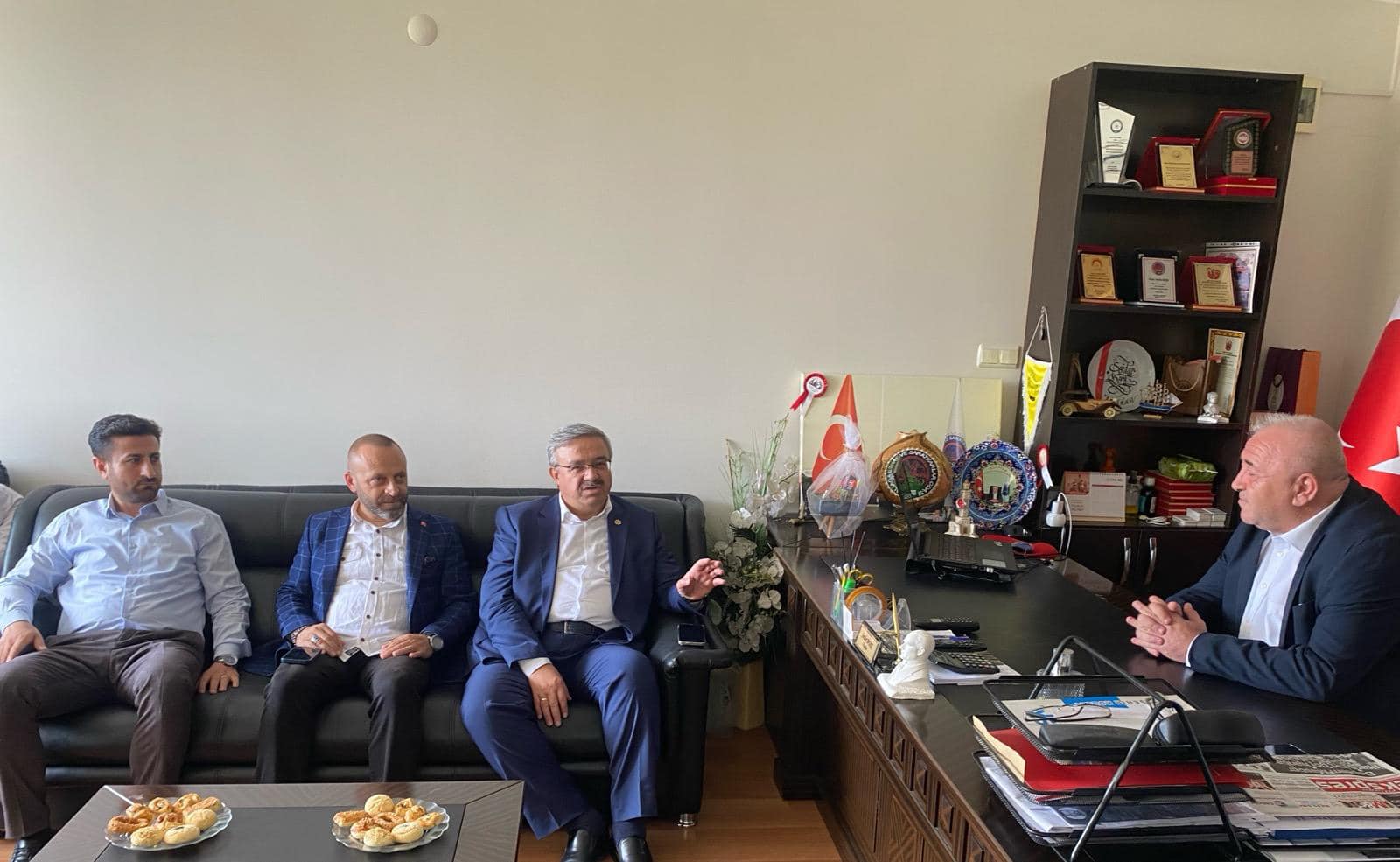 YURDUNUSEVEN, ALİAĞA ESNAF VE SANATKARLAR ODASI’NI ZİYARET ETTİ