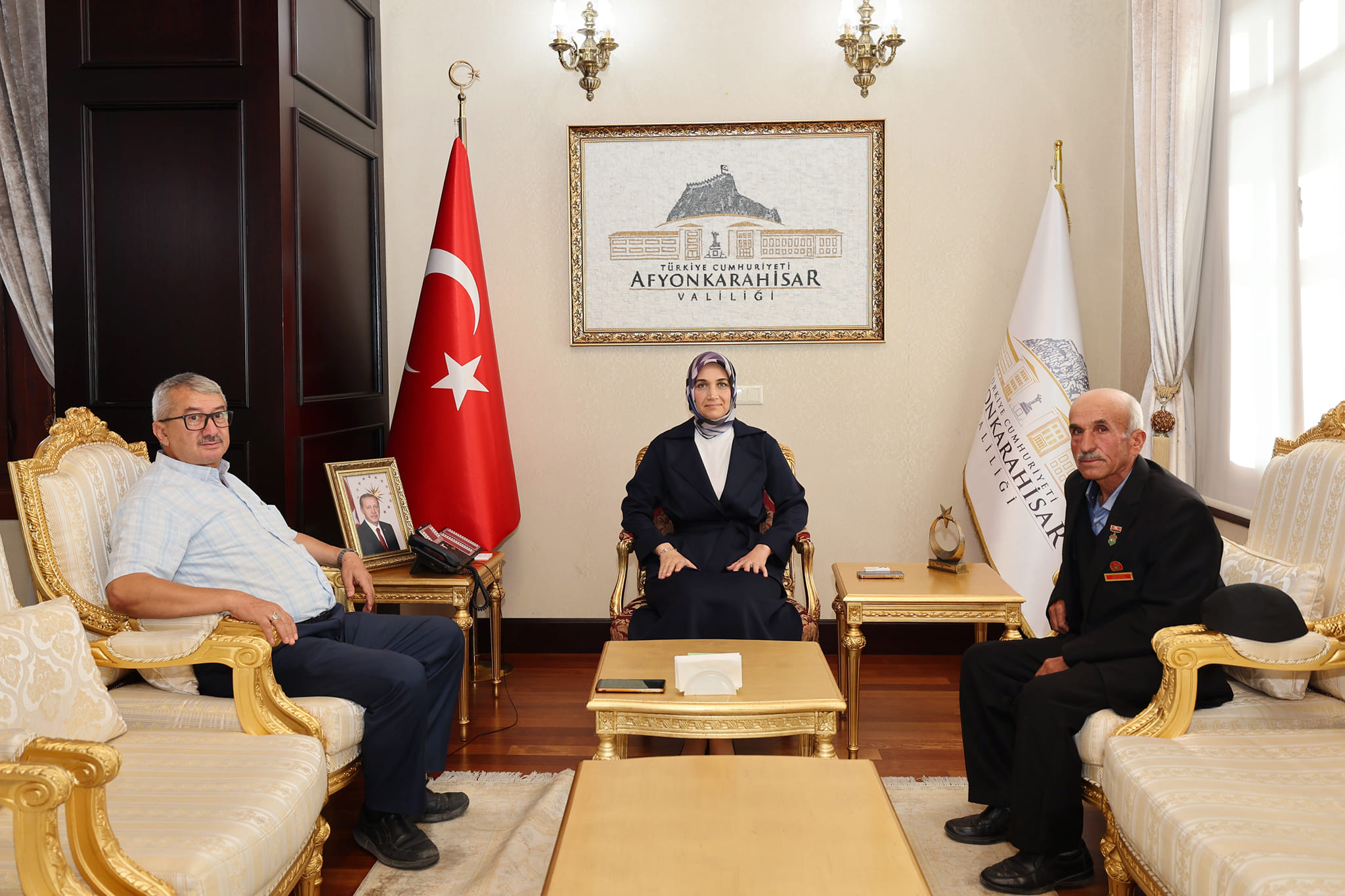 Vali Yiğitbaşı, Şehit Ailelerini Makamında Kabul Etti