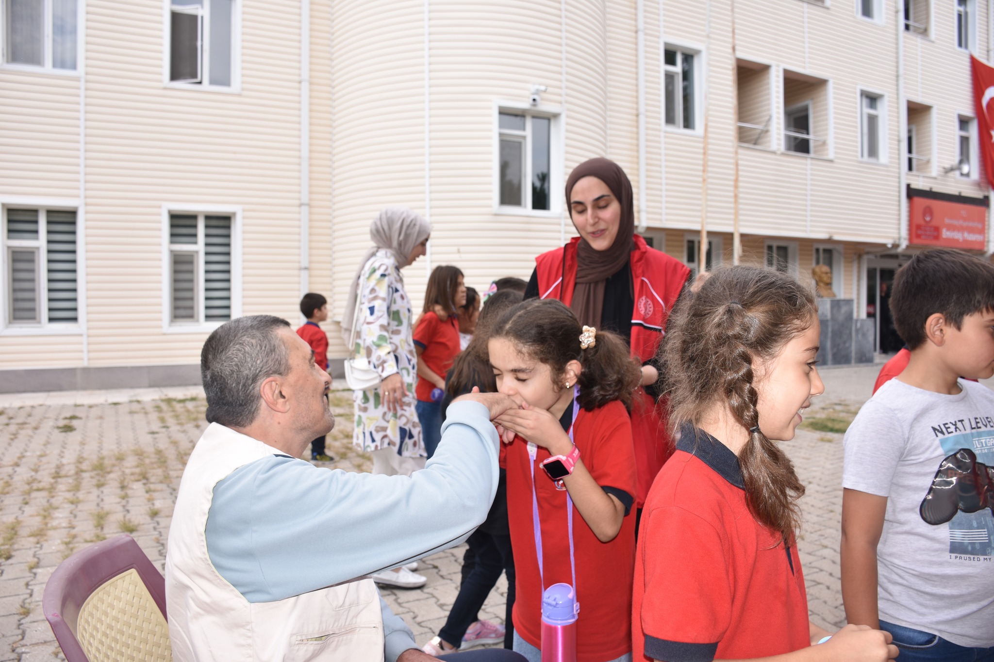 "Kuşaktan Kuşağa Öğrenme" Projesiyle Gönüllülük Bilinci Pekişiyor