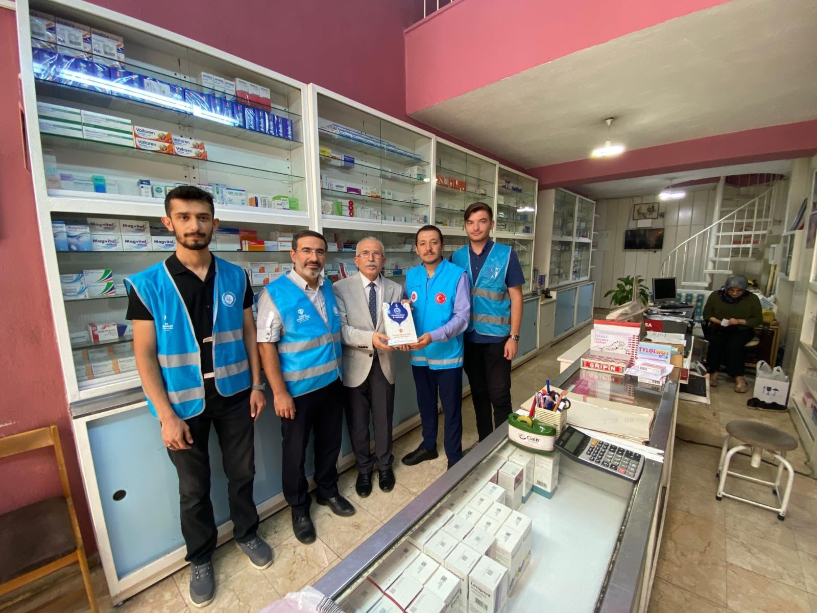 GENÇ GÖNÜLLÜLERDEN GENÇ ESNAFA ZİYARET