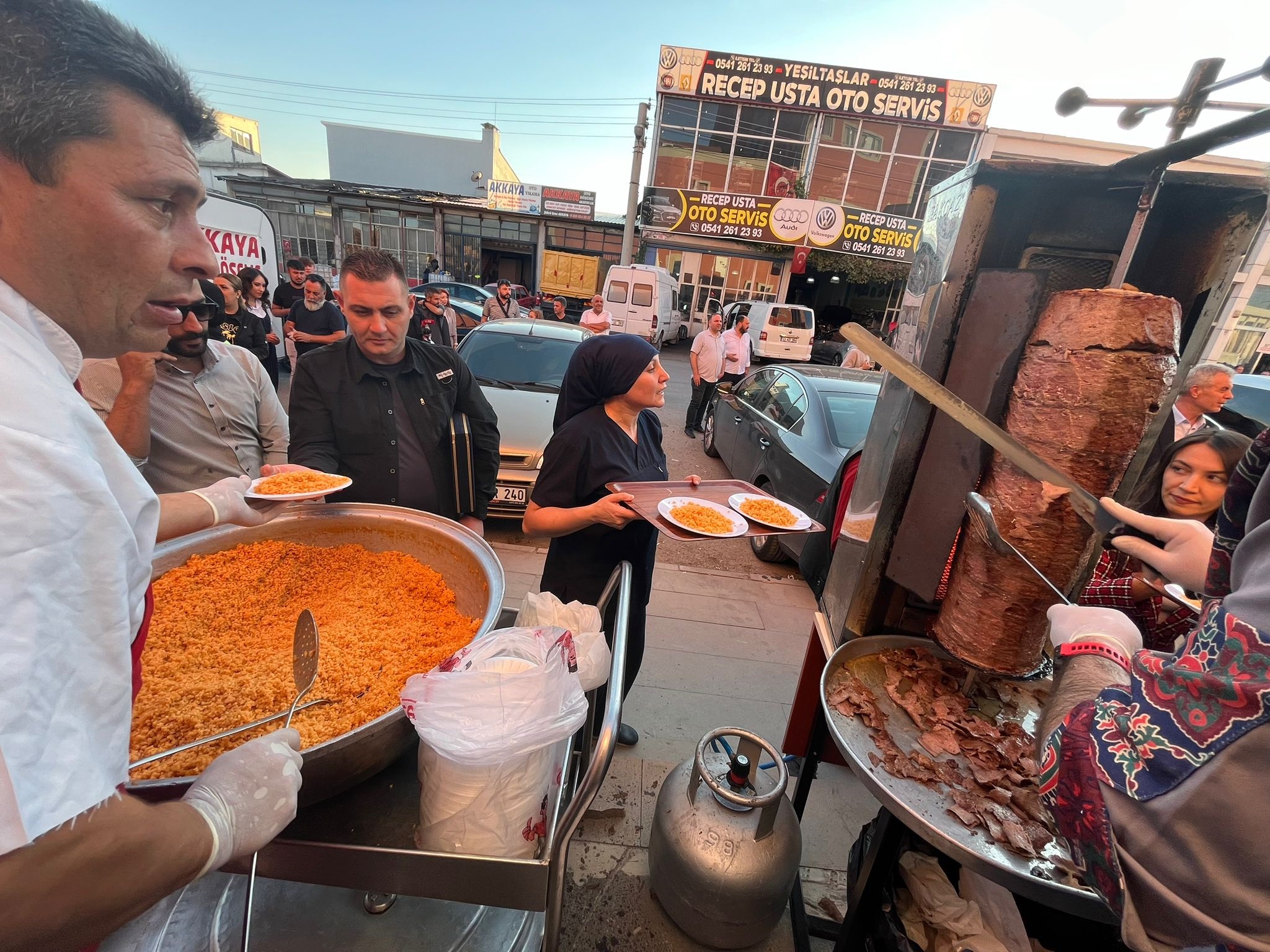Afyonkarahisar’da Geleneksel Ahi Pilavı Yoğun İlgi Gördü