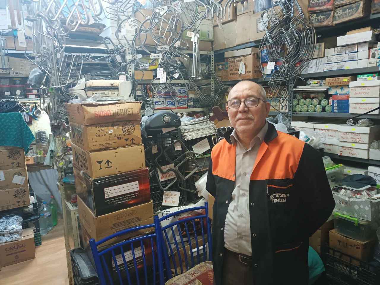 Afyon’un emektar ustası mesleğine sahip çıkıyor...“Gençler altın bileziği koluna takmak istemiyor”