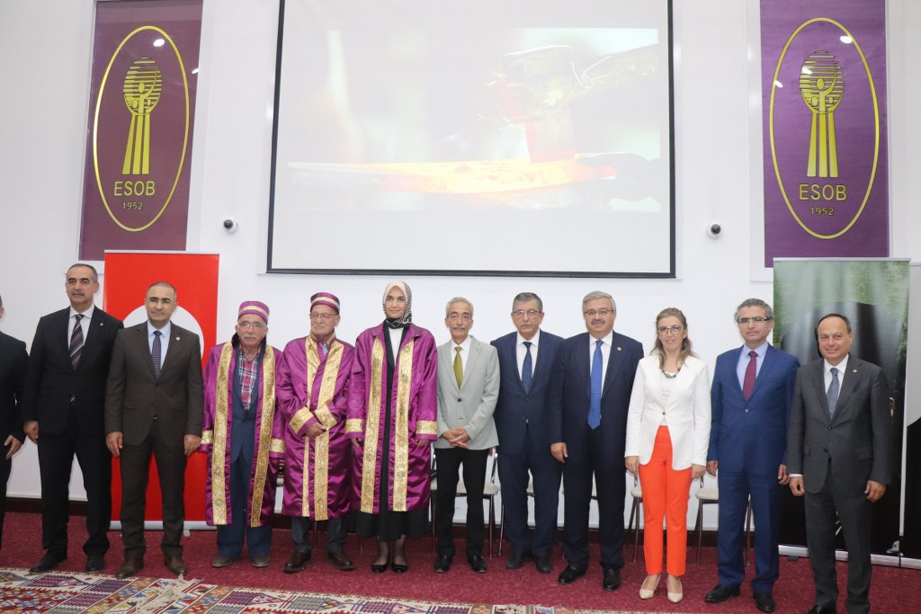 İş İnsanı İsmail Kumartaşlı’ya "Esnaflıktan Sanayiciliğe Yükselen İş İnsanı" Plaketi