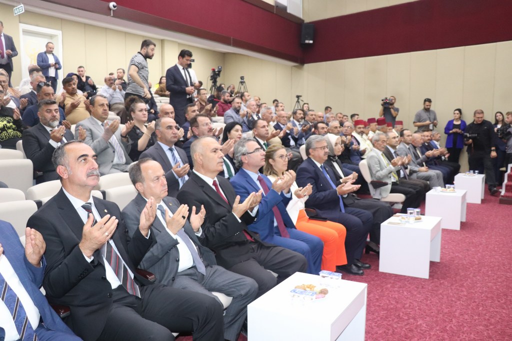 İş İnsanı İsmail Kumartaşlı’ya "Esnaflıktan Sanayiciliğe Yükselen İş İnsanı" Plaketi