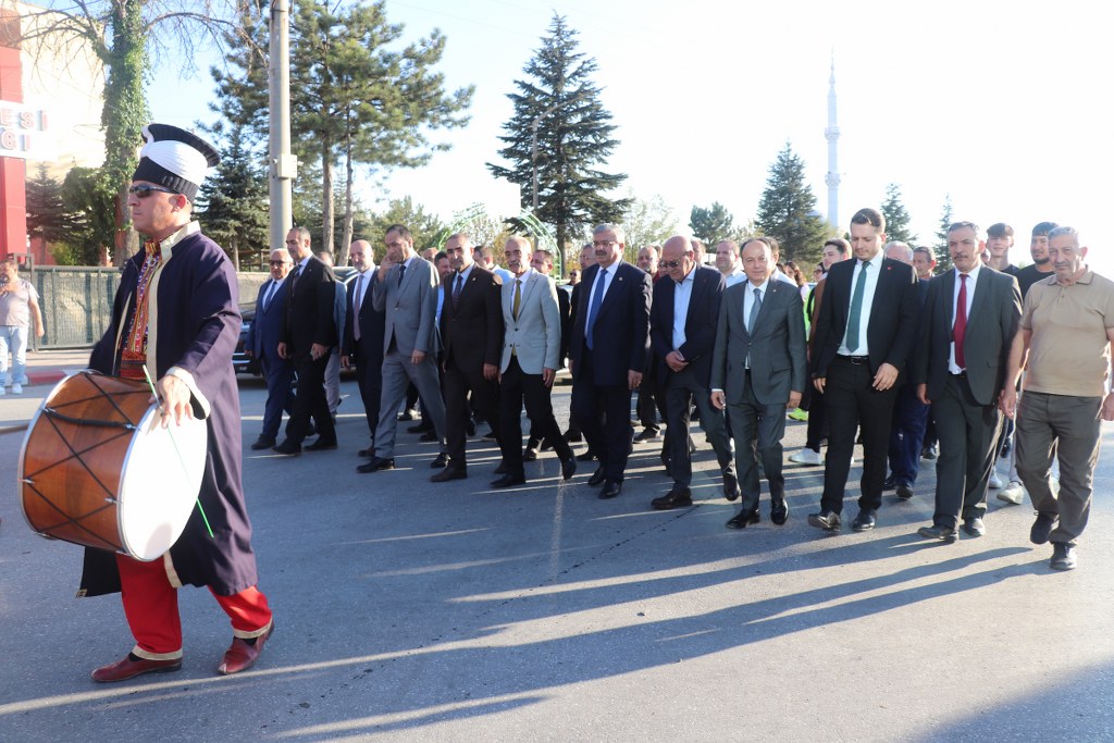 İş İnsanı İsmail Kumartaşlı’ya "Esnaflıktan Sanayiciliğe Yükselen İş İnsanı" Plaketi