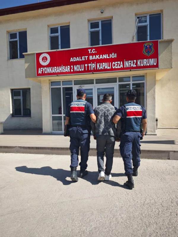 AFYONKARAHİSAR'DA KAÇAK ŞAHIS YAKALANDI