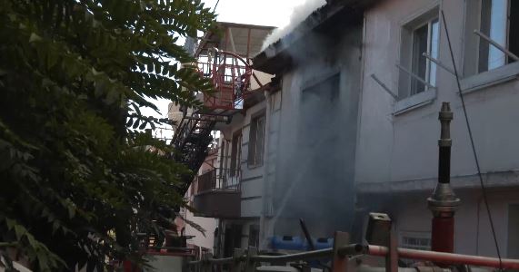 AFYON FAKIPAŞA MAHALLESİ'NDE YANGIN!