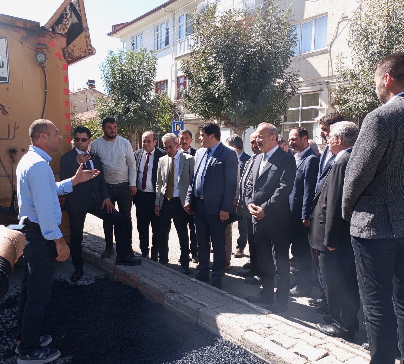 Milletvekili Taytak, Bolvadin Asfalt Çalışmalarını İnceledi