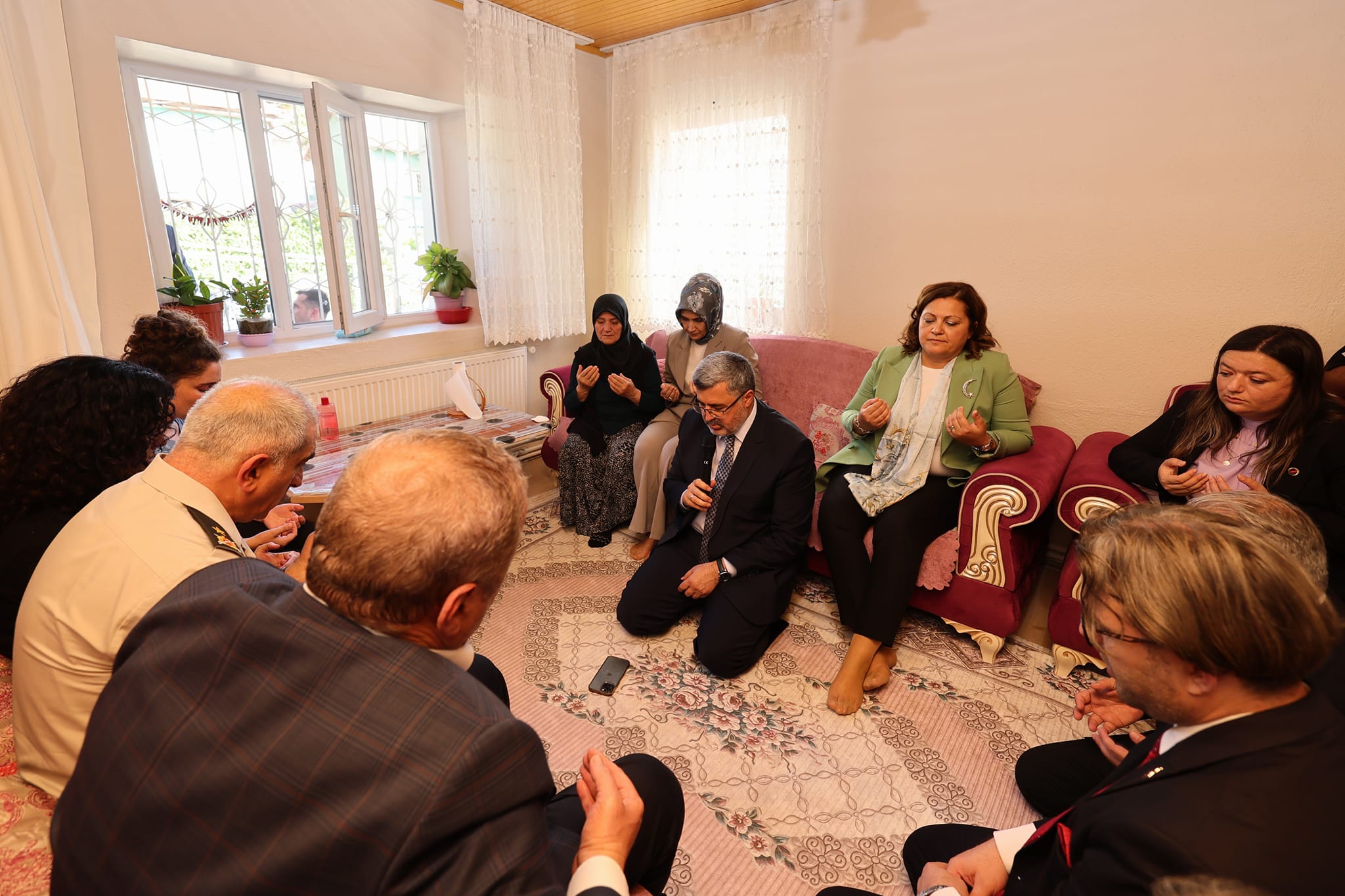 Protokol Üyeleri, Şehit Piyade Uzman Çavuş Onur Çapan'ın Ailesini Ziyaret Etti