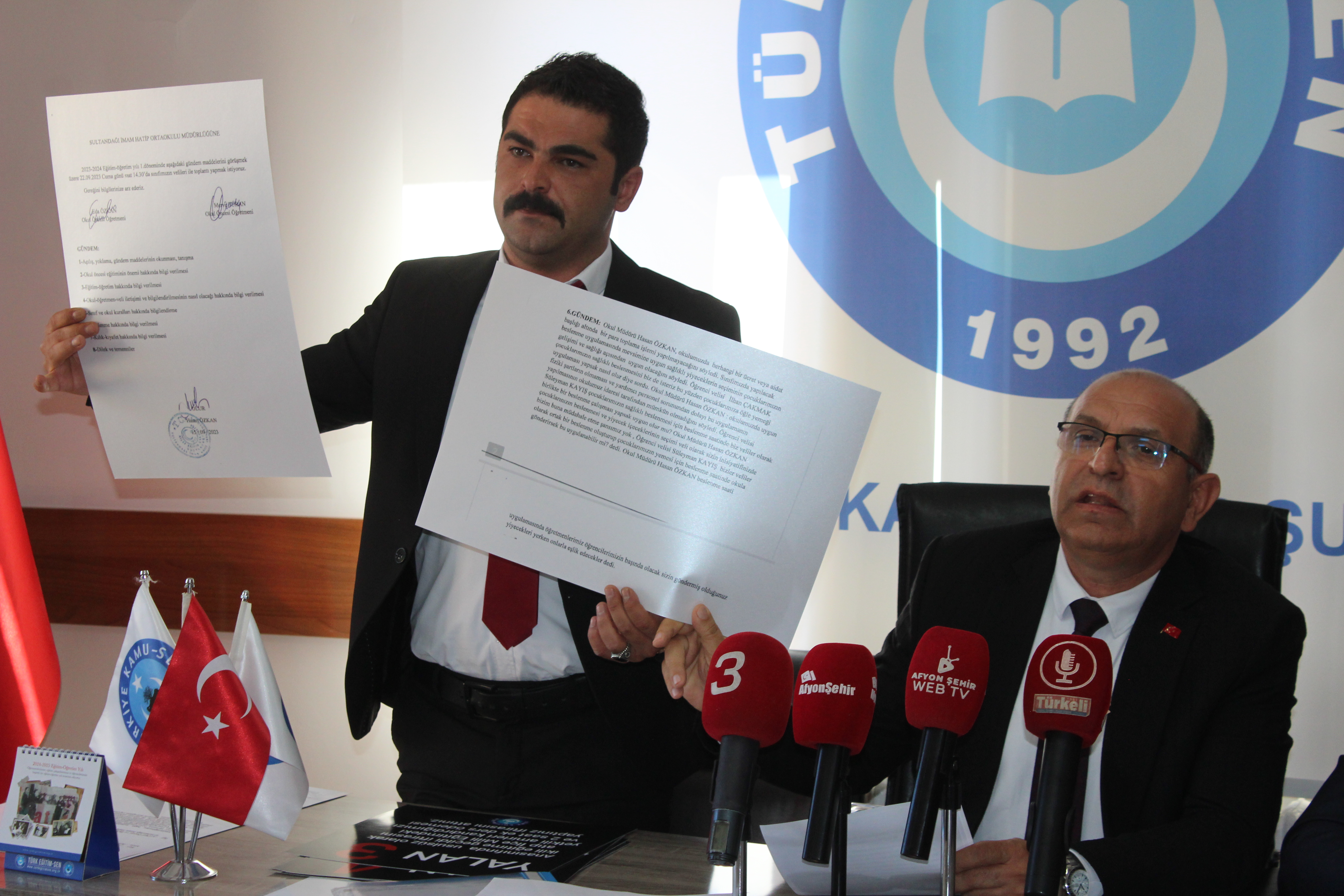 Türk Eğitim-Sen'den, Eğitim Bir-Sen'e Sert Yanıt: "Çapsız Sendikacı Üyelerimizi İftiralarıyla Yıpratamaz"
