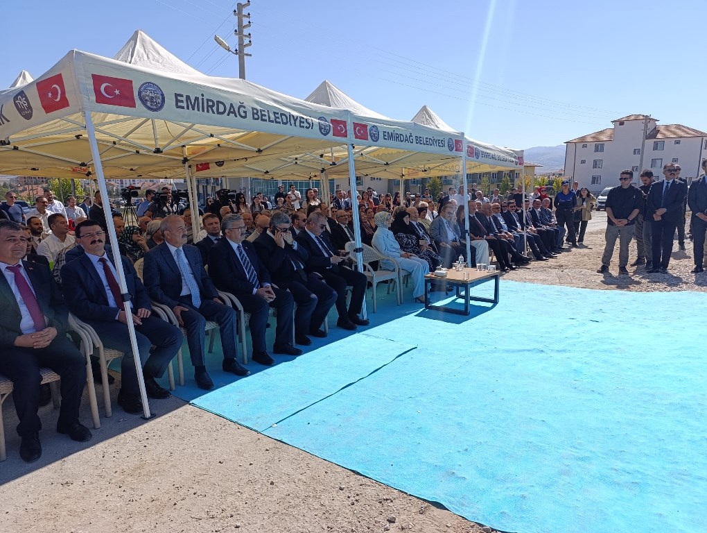 "14 BİN 528 ÇOCUĞUMUZUN SEVGİ DOLU BİR AİLE ORTAMINDA BÜYÜMELERİNİ SAĞLIYORUZ"