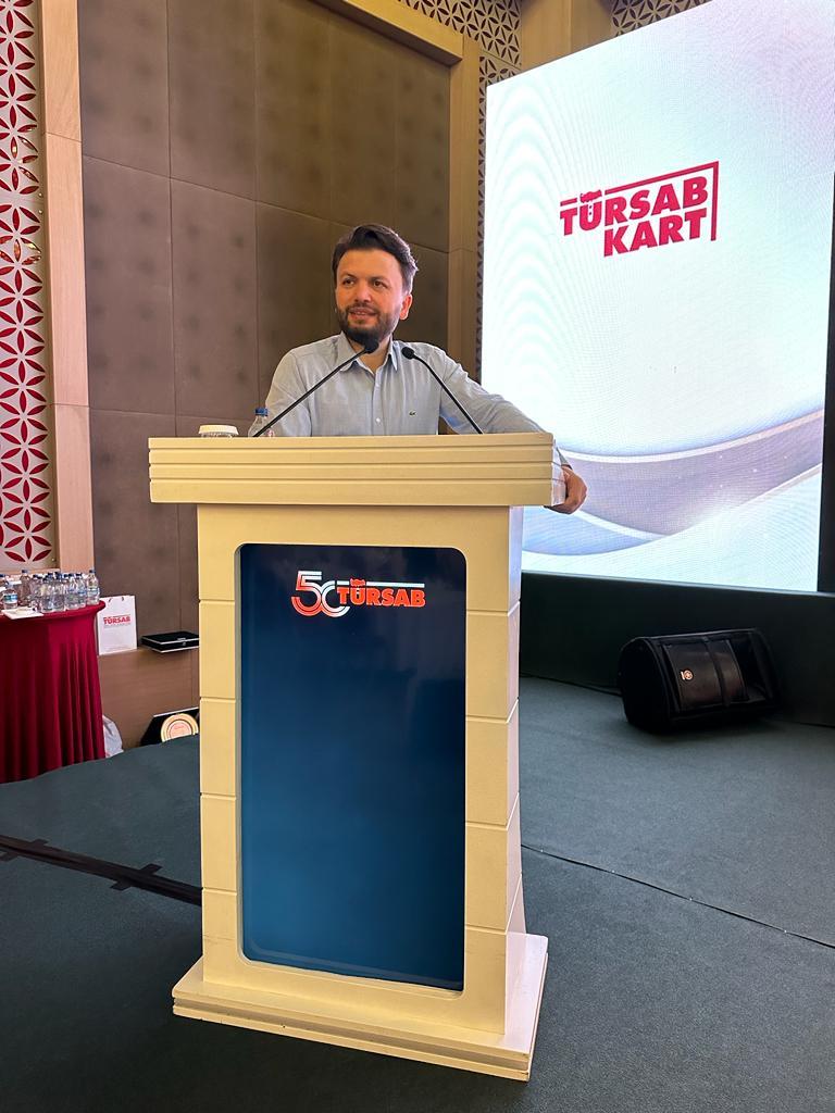 "TURİZMİN ODAĞINDA İNSAN VE İNSANA HİZMET VAR"