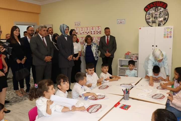 HAYIRSEVERLERİN DESTEKLERİYLE EMİRDAĞ'DA ANAOKULU HİZMETE GİRDİ