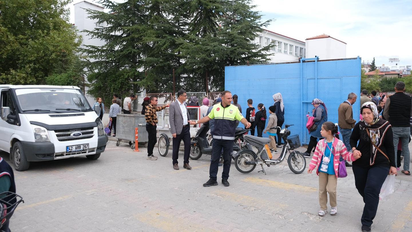 ZABITA EKİPLERİ ÖĞRENCİLER İÇİN GÜVENLİK ÖNLEMİ ALDI