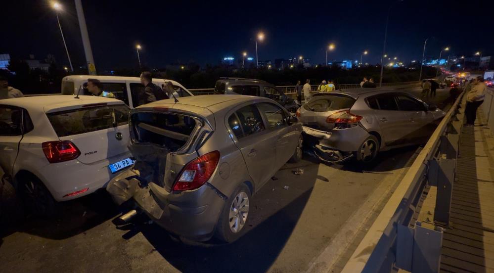 Feci Kaza: 15 araç birbirine girdi, 5 yaralı