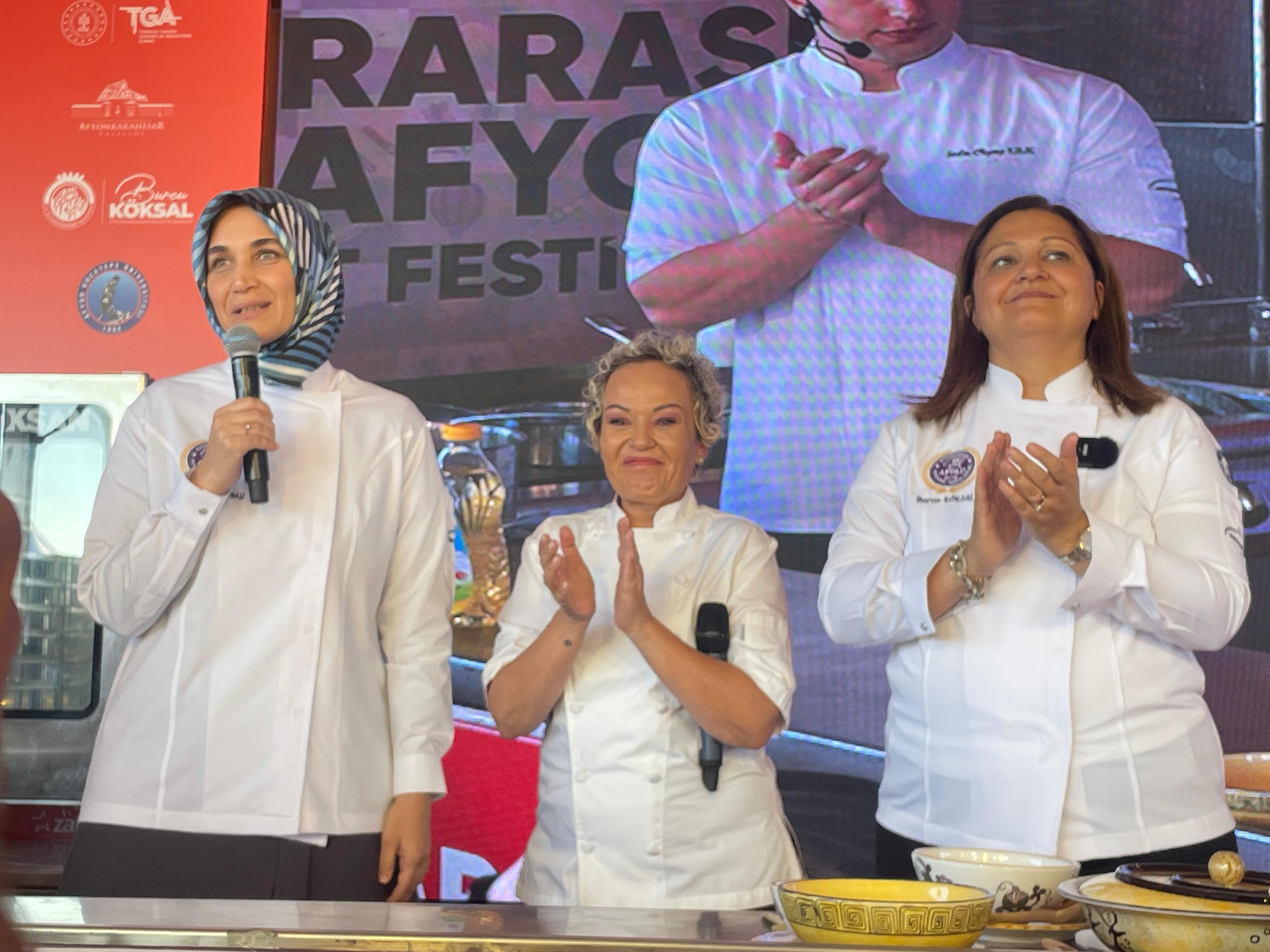 Gastro Afyon'da Sürpriz Dokunuş!  Vali Yiğitbaşı ve Başkan Köksal kolları sıvadı