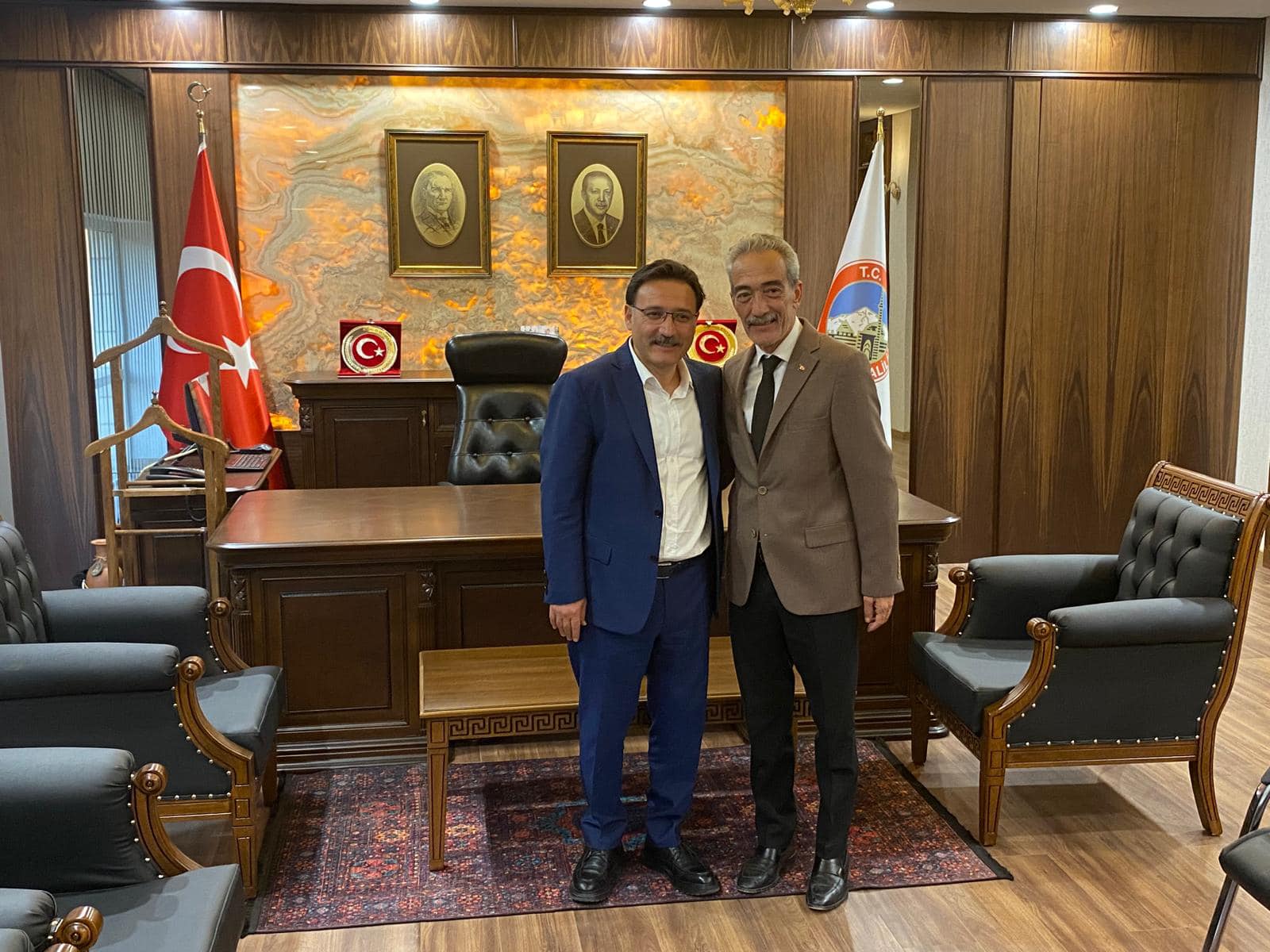 Başkan Üstün Eski Afyon Valisi Çiçek’i Ziyaret Etti