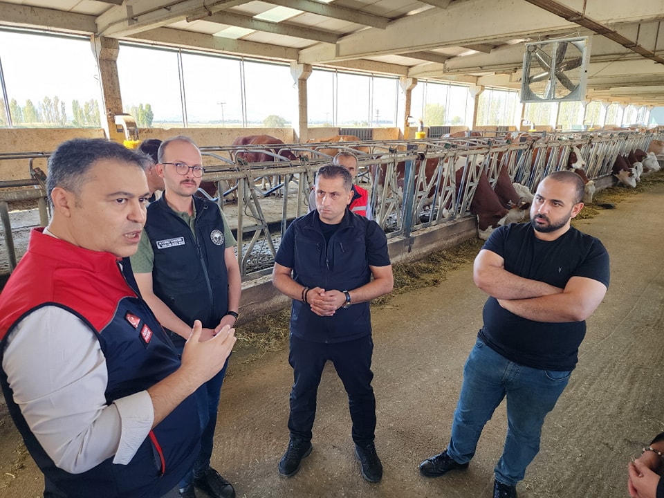 Tarım Müdürleri, Yenilikçi Süt İşletmesini Ziyaret Etti