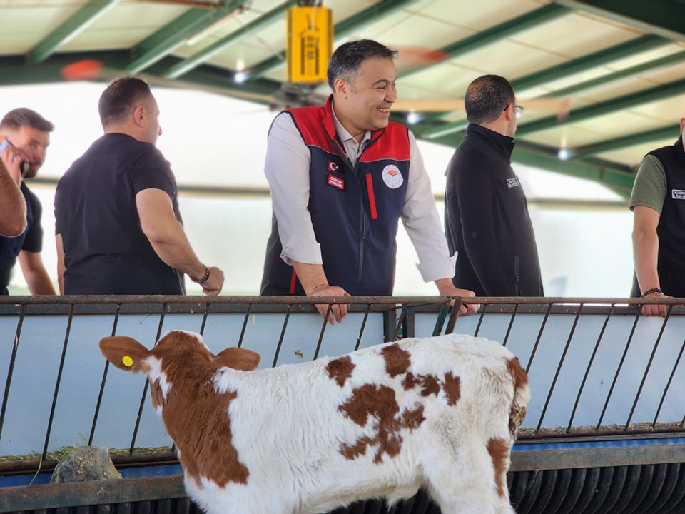 Tarım Müdürleri, Yenilikçi Süt İşletmesini Ziyaret Etti