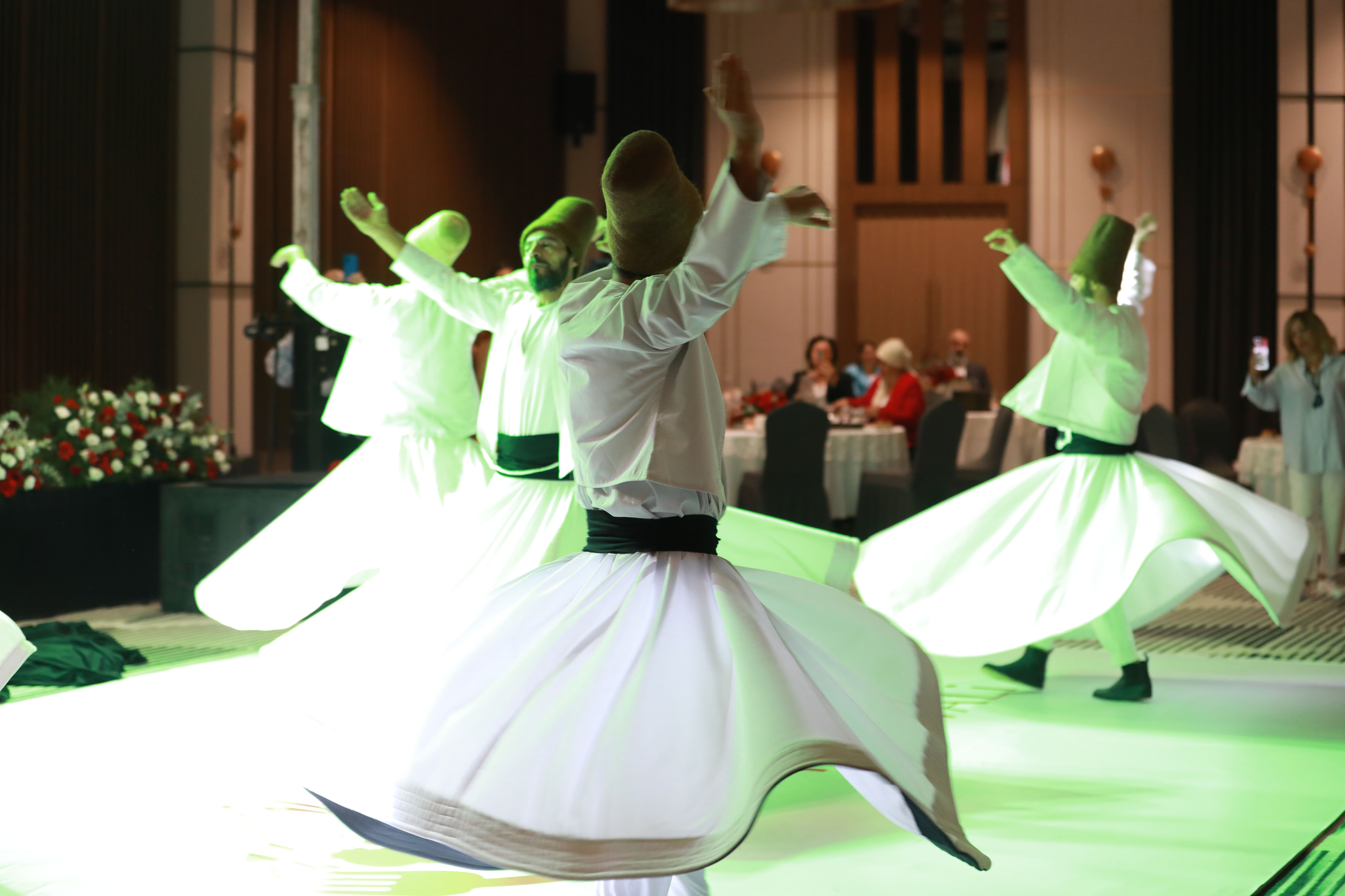GALA GECESİ LEZZET ŞÖLENİNE SAHNE OLDU