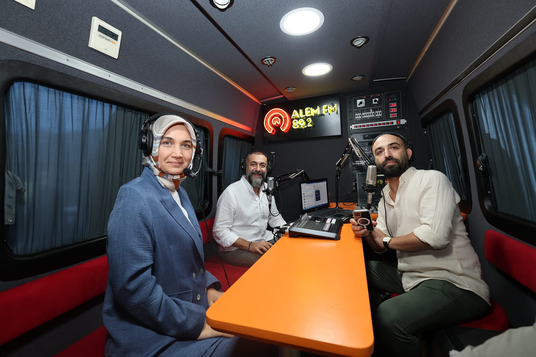 VALİ YİĞİTBAŞI ALEM FM’İN CANLI KONUĞU OLDU
