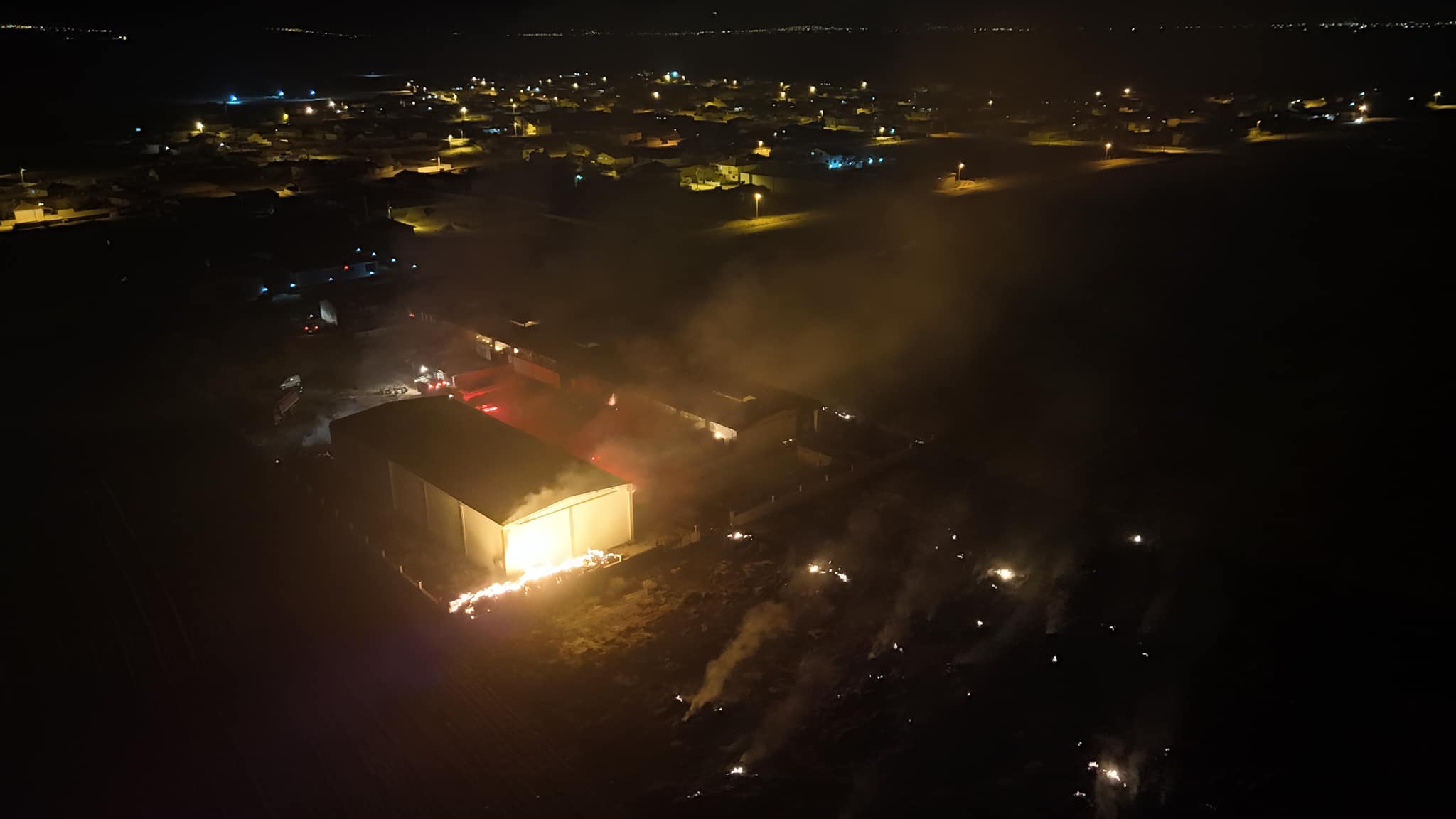 DEREKARABAĞ KÖYÜNDE BÜYÜK YANGIN