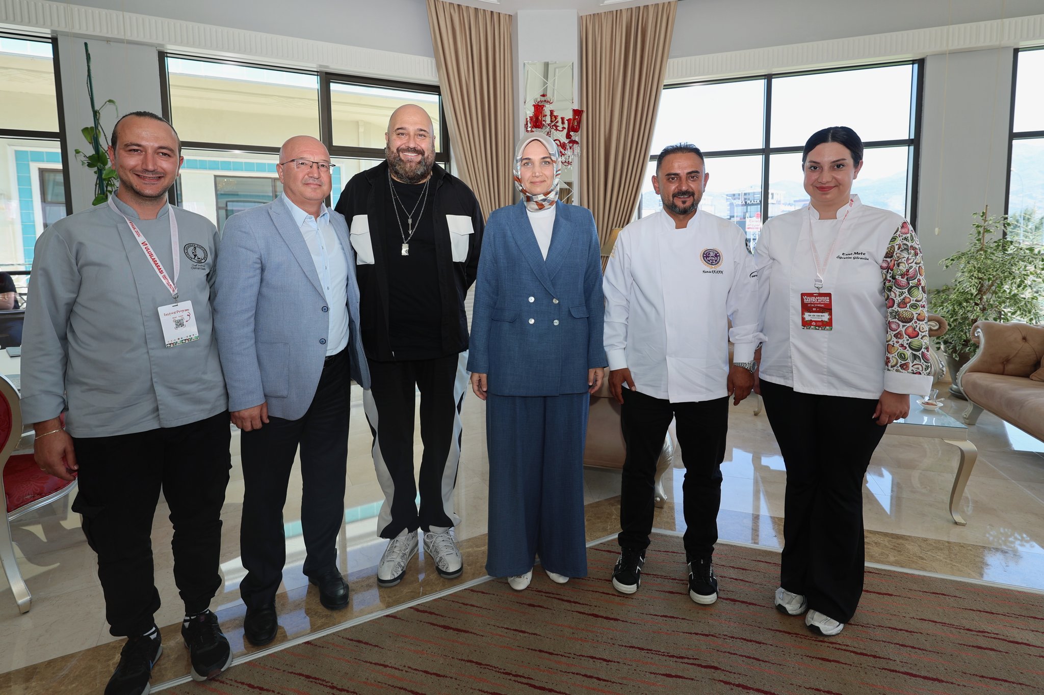 VALİ YİĞİTBAŞI İLE ŞEF SOMER SİVRİKAYA BİR ARAYA GELDİ