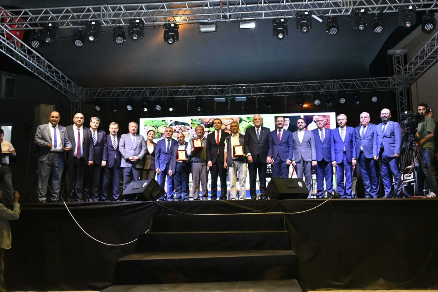 Dervişoğlu ve Olgun Ceviz ve Kültür Festivali'ne Katıldı