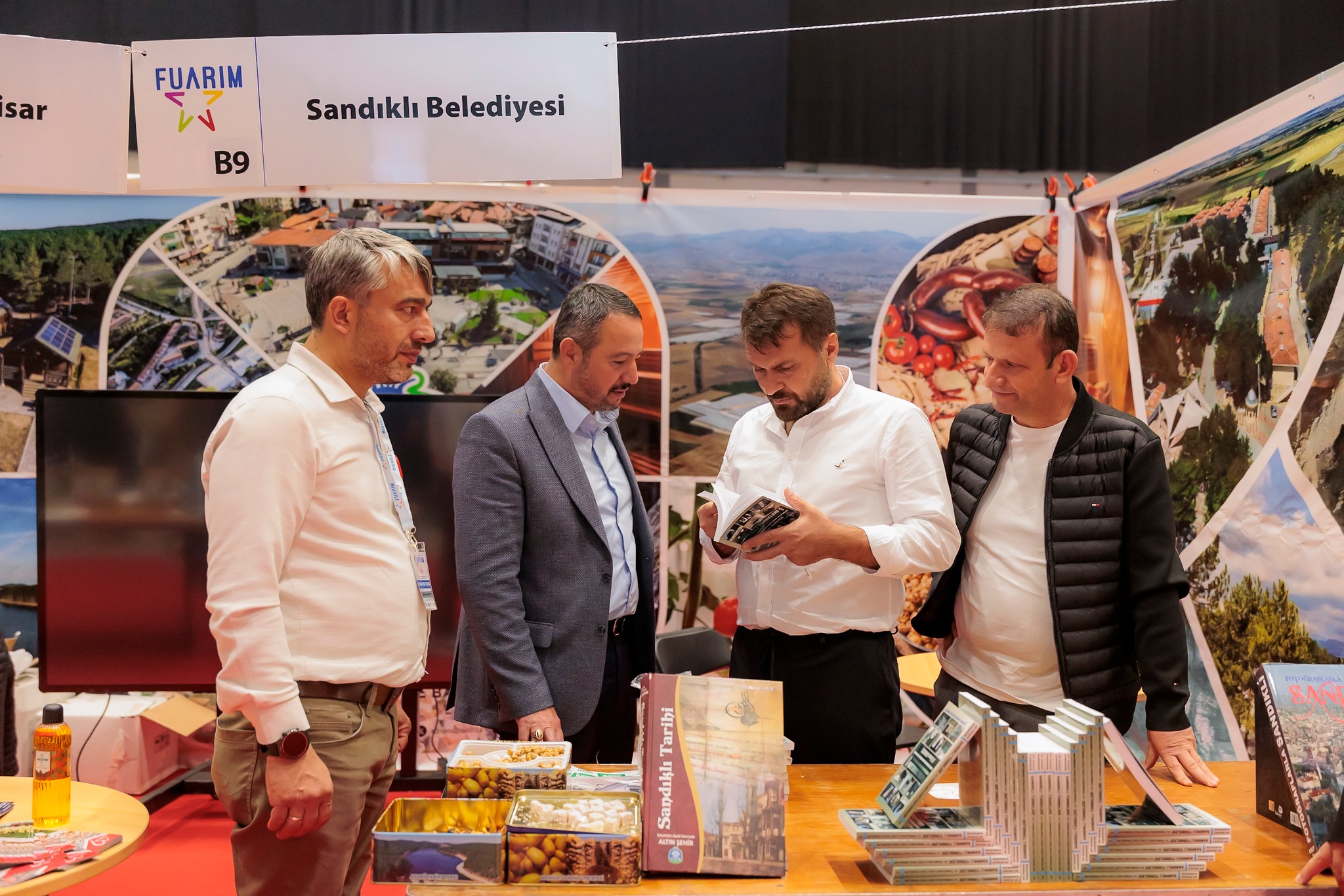 Başkan Öztaş Sandıklı’yı Dünyaya Tanıttı