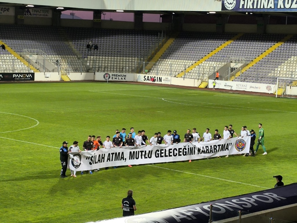 'SİLAH ATMA, MUTLU GELECEĞİNİ KARARTMA'