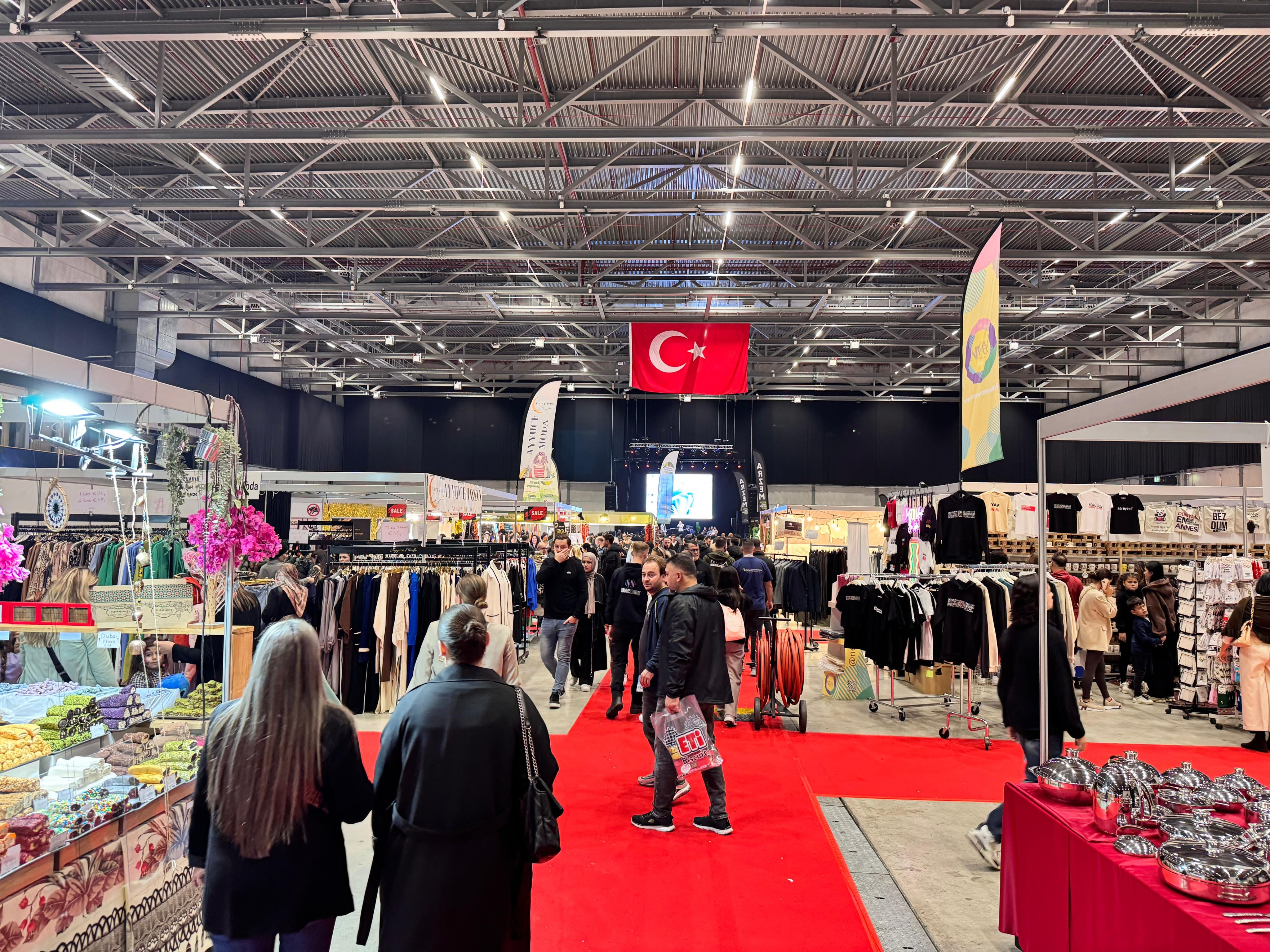 Afyonkarahisar’ın Kültürel Mirası Hollanda’da Tanıtıldı: ‘Fuarım’ Etkinliğinde Afyonkarahisar Standına Yoğun İlgi
