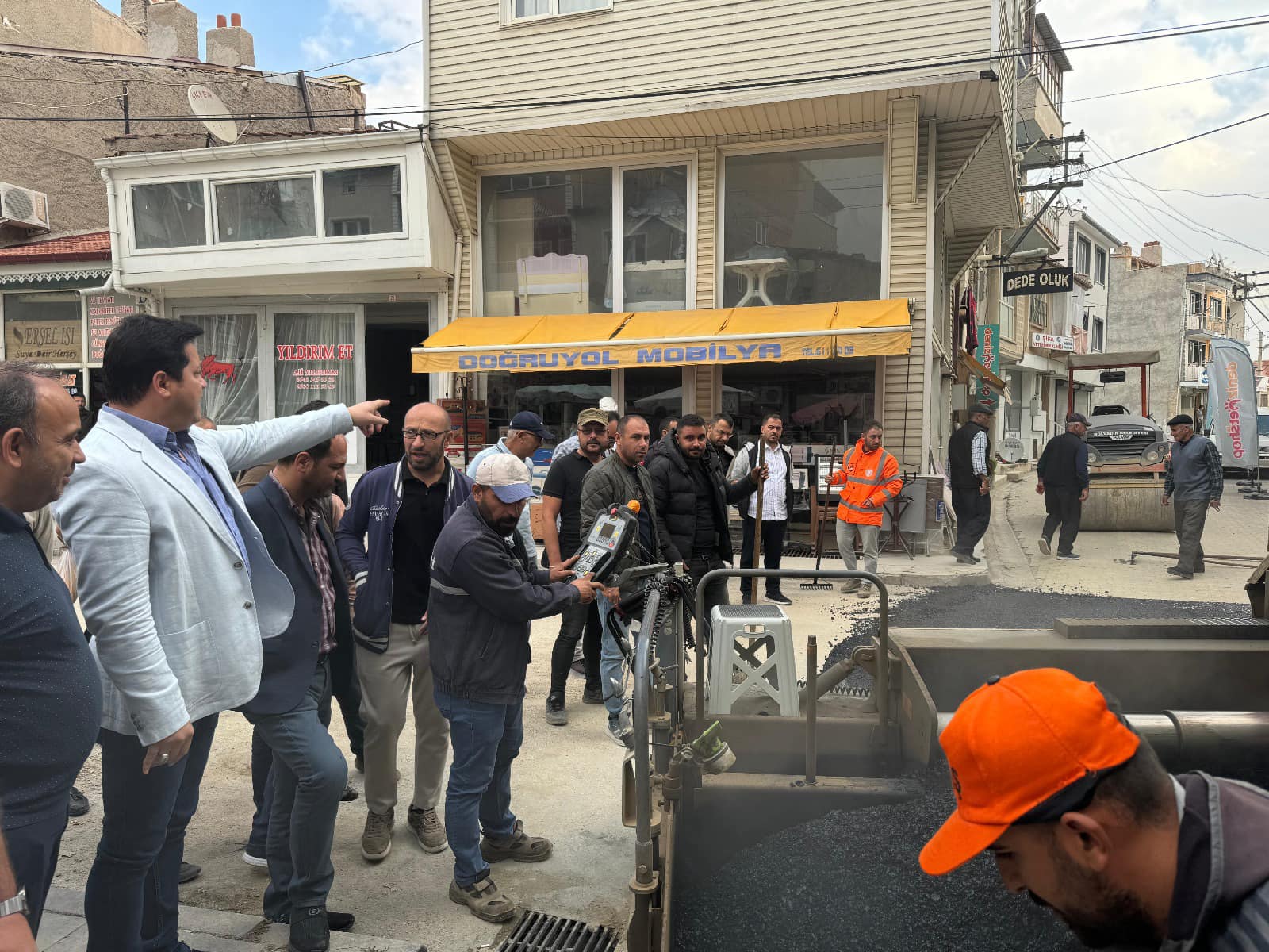 Bolvadin Tarihinin En Kapsamlı Sıcak Asfalt Çalışması Başladı
