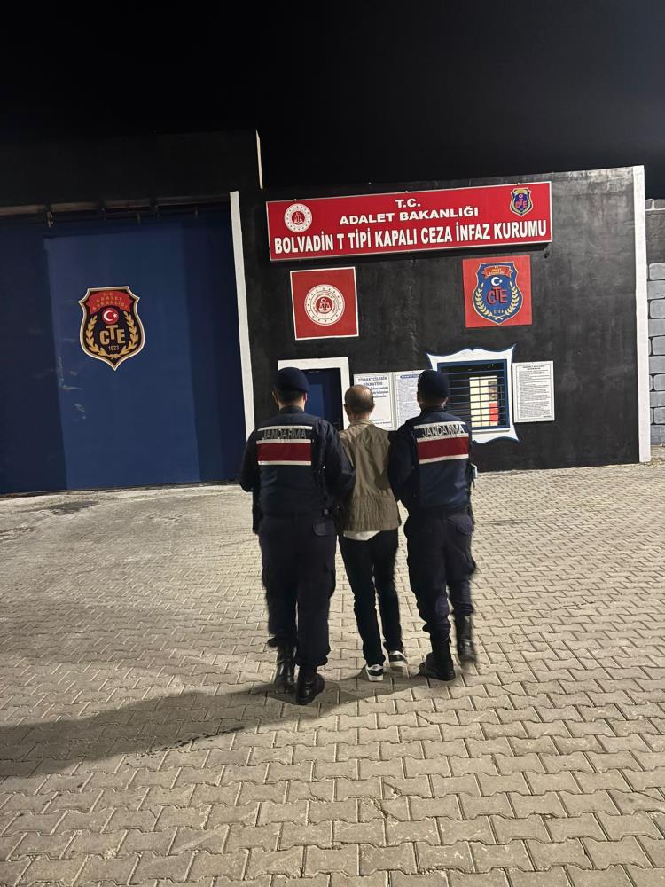 8 yıl 4 ay hapis cezasıyla aranıyordu: Şahsı devriye gezen jandarma yakaladı