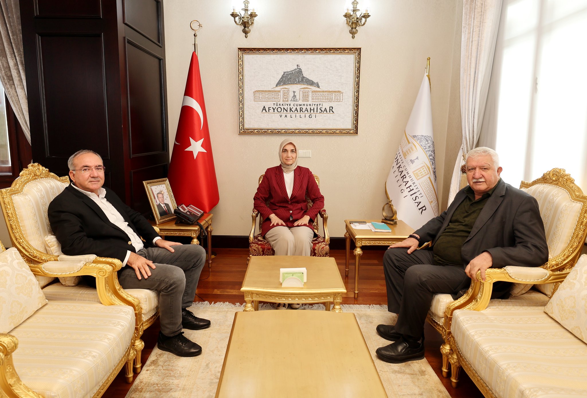 Vali Yiğitbaşı İş Dünyası Temsilcilerini Makamında Ağırladı