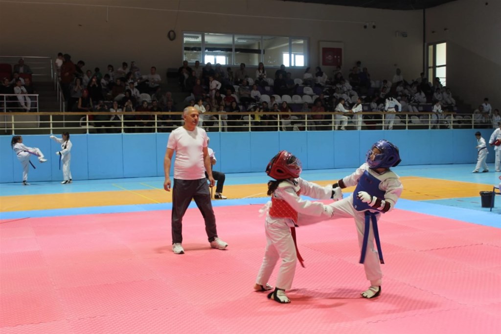 "MİLLİ TAKIMIN OMURGASINI OLUŞTURACAK SPORCULAR AFYONKARAHİSAR'DAN ÇIKIYOR"