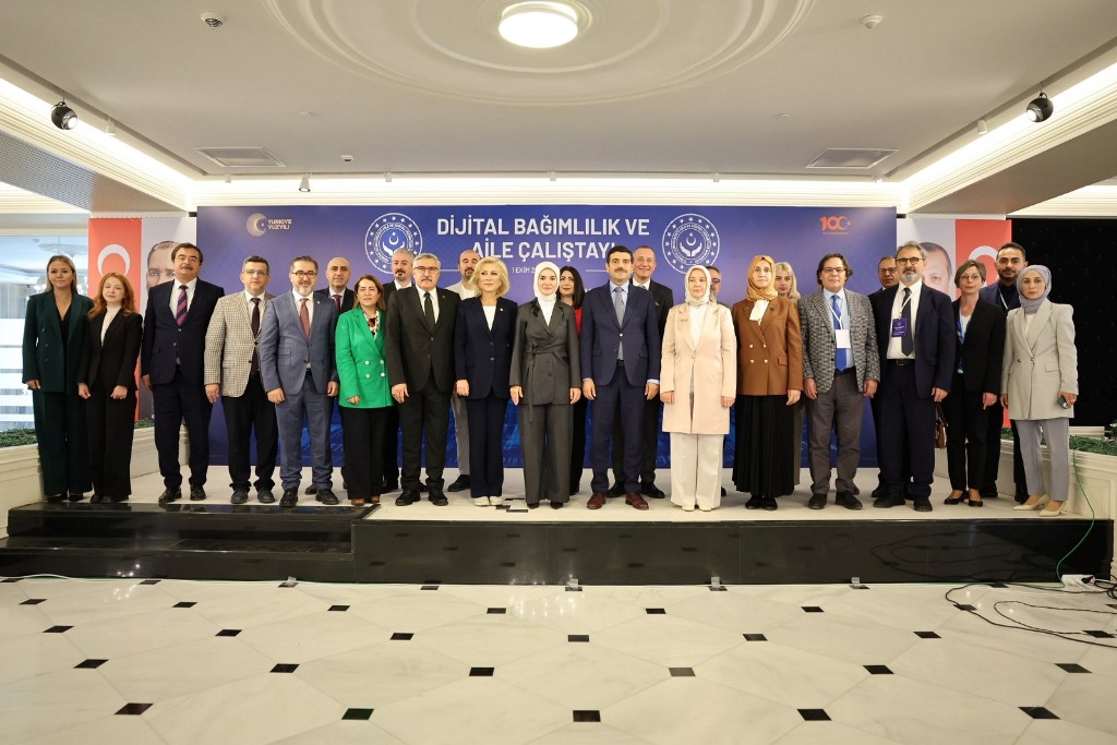 "DİJİTAL BAĞIMLILIK VE AİLE ÇALIŞTAYI" GERÇEKLEŞTİRİLDİ