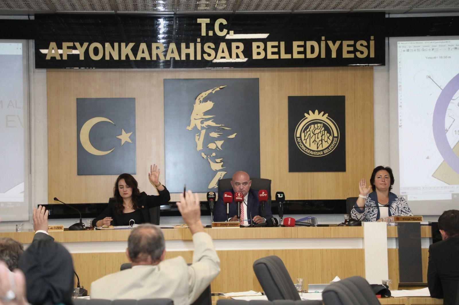 “Ambaryolu’nda çift sıra park yapmayalım!”