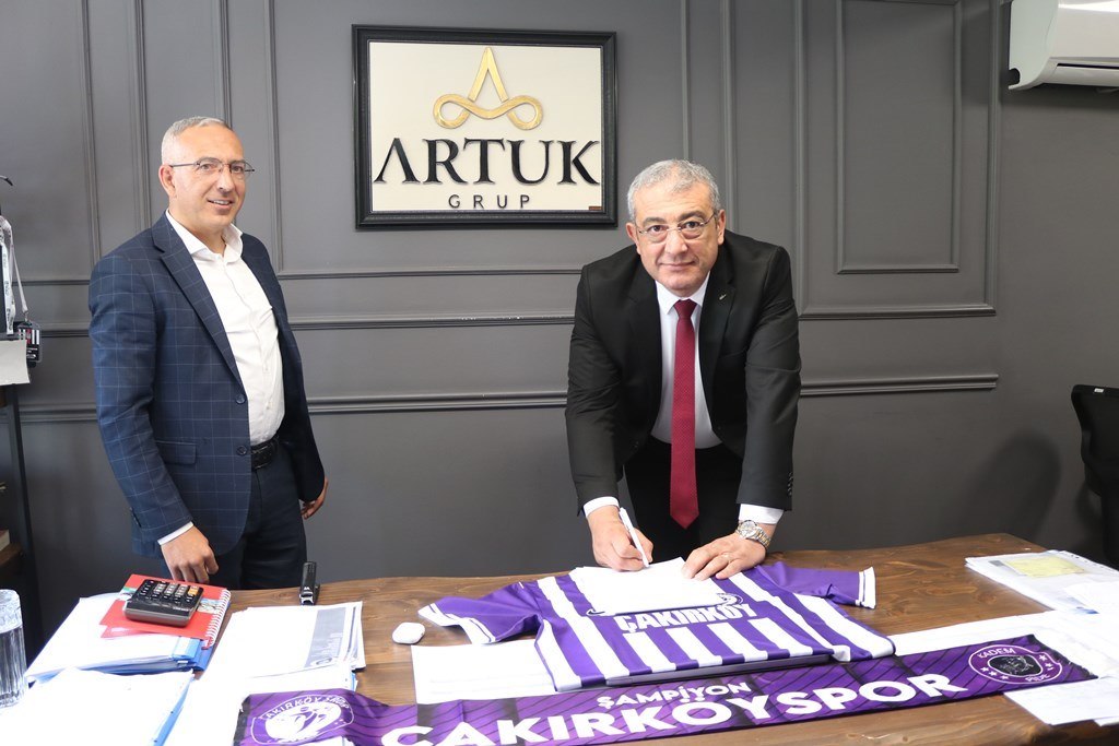 ARTUK ŞİRKETLER GRUBU, ÇAKIRKÖYSPOR'A SPONSOR OLDU