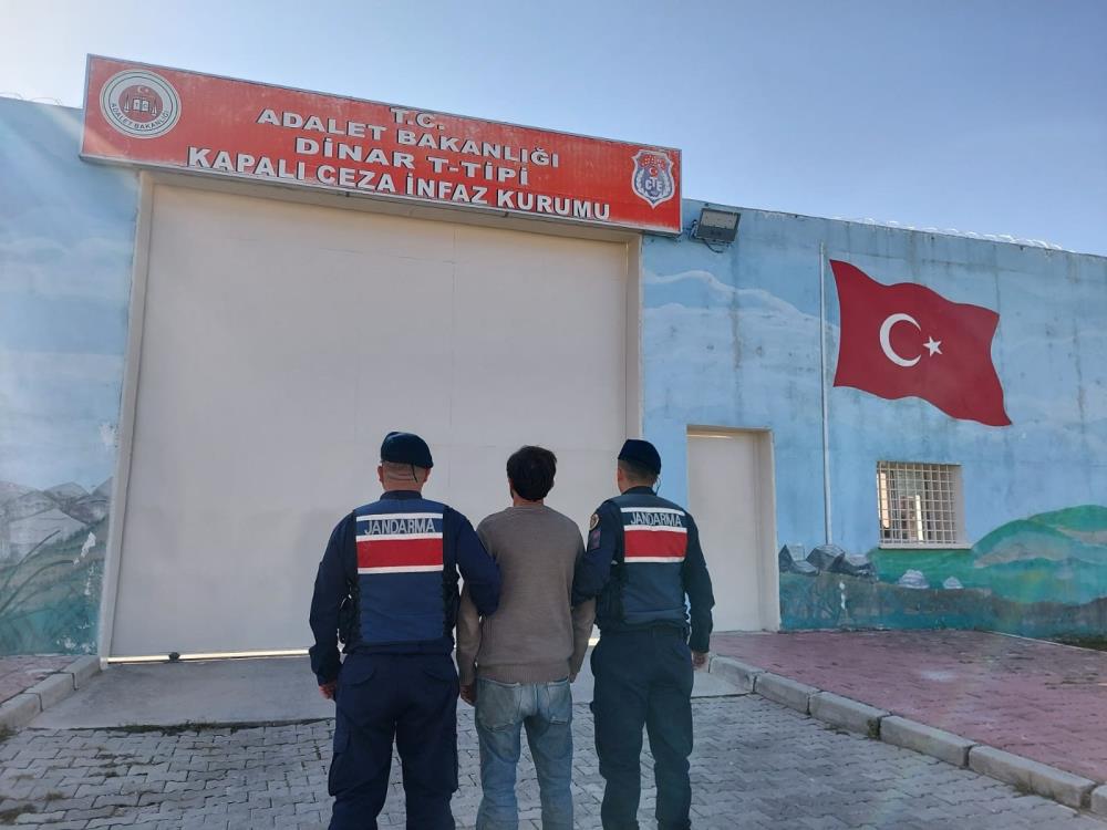 4 yıl 2 ay hapis cezasıyla aranıyordu: Basit cinsel saldırı suçundan aranan şahsı jandarma yakaladı