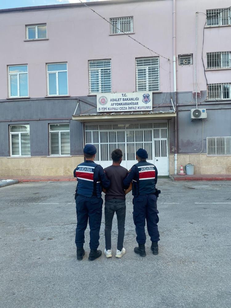 Jandarmanın takibi sonrasında yakalandı: 14 yıl hapis cezasıyla aranıyordu