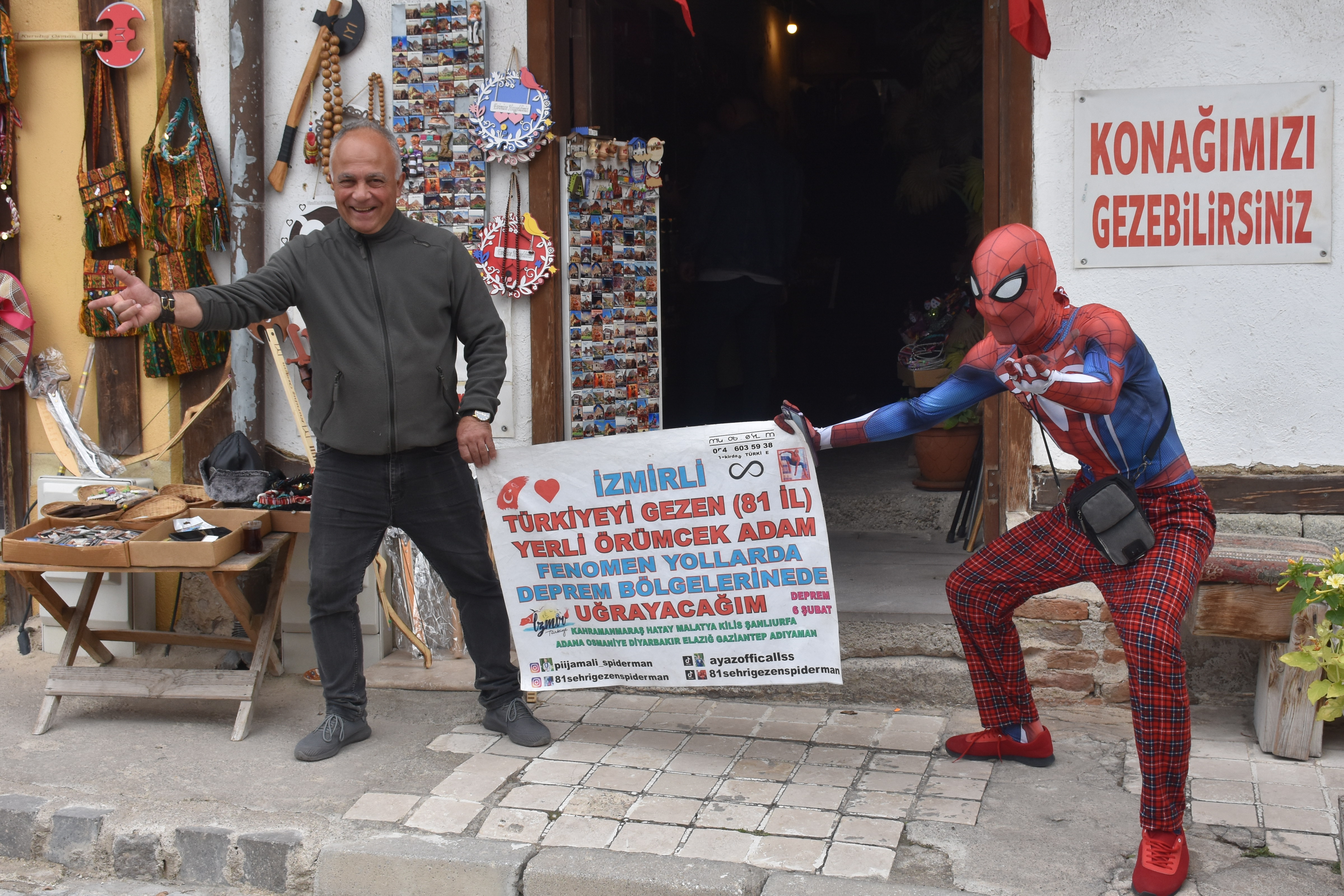 "Örümcek Adam" Afyonkarahisar'da çocuklarla buluştu